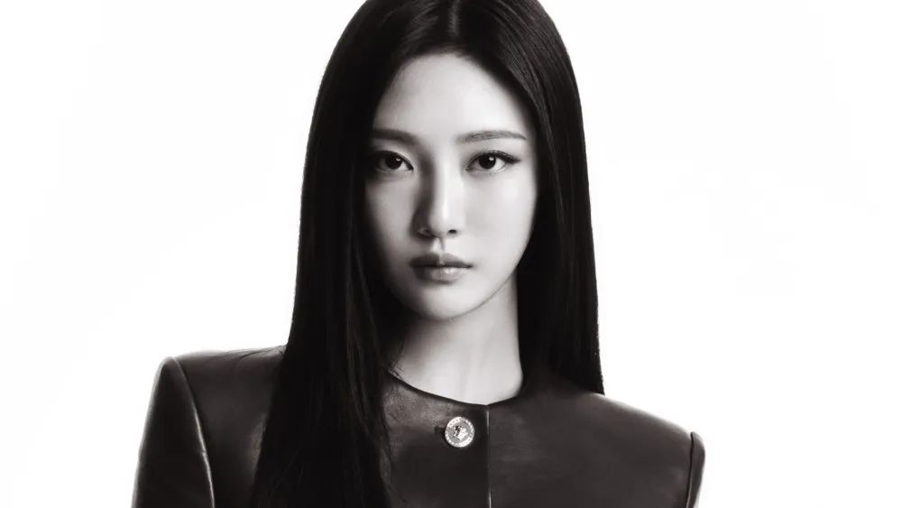 NingNing-Versace-New-Global-Ambassador