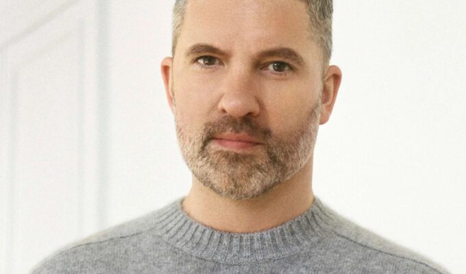 portrait_mark_thomas__over