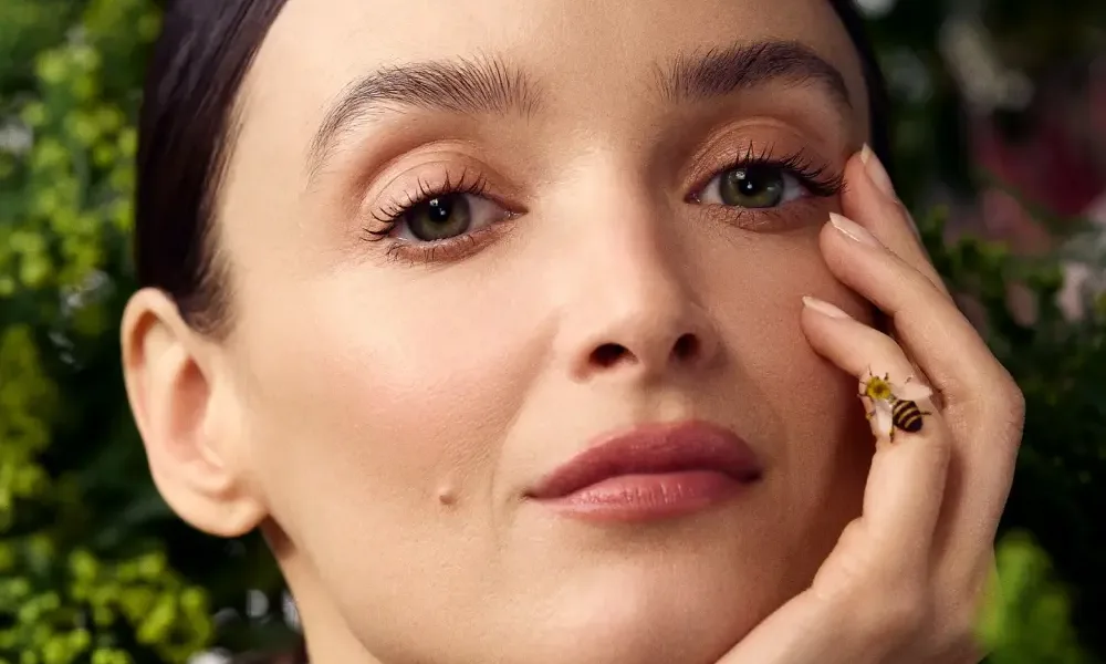 GUERLAIN-Charlotte-Le-Bon-cover