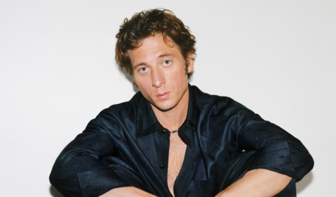 Jeremy-Allen-White-ambassadeur-Louis-Vuitton