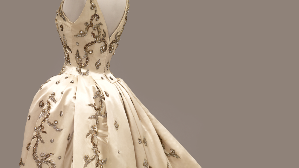 l’exposition « La mode en majesté » au Musée des Arts Décoratifs