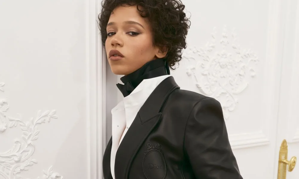 TAYLOR RUSSELL-Dior-art