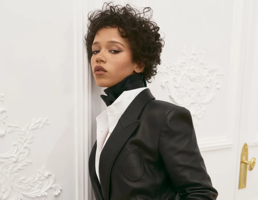 TAYLOR RUSSELL-Dior-art