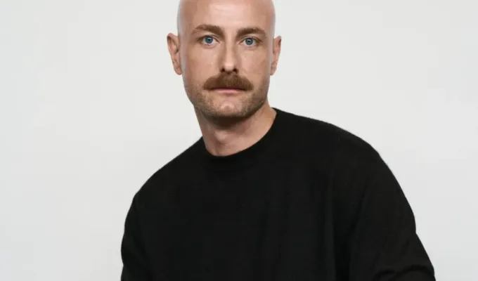 COURREGES-drew-henry